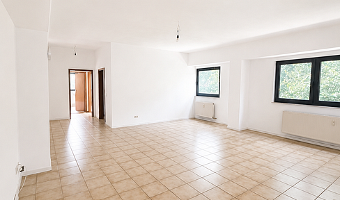Attractive 3-room apartment with 99 square meters of living space, located in Bad Soden-Salmünster.