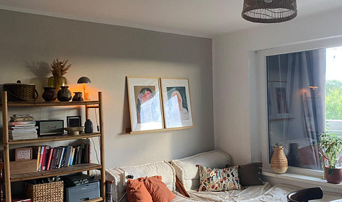 teilmöblierte 1 Zimmerwohnung mit Loggia und Einbauküche