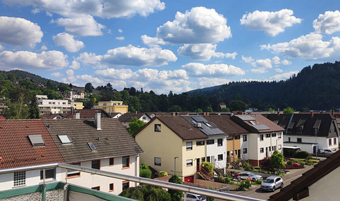 4-Zimmer Wohnung mit Garage, Balkon und Blick auf den Schwarzwald