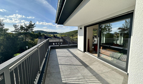 Beautiful 4-room penthouse apartment in Kirn.
