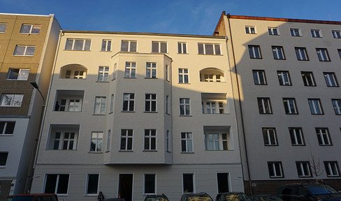 4-Zimmerwohnung mit Balkon im 1. OG in einem sanierten Altbau in Lichtenberg