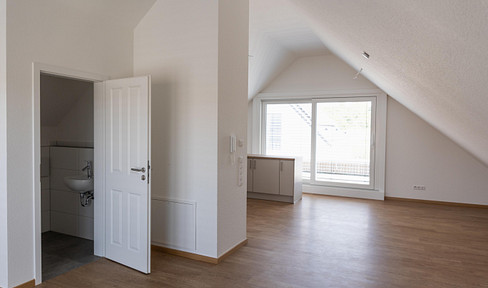 Besondere Maisonette-Wohnung (5,5 Zimmer) mit Balkon, EBK und Stellplatz