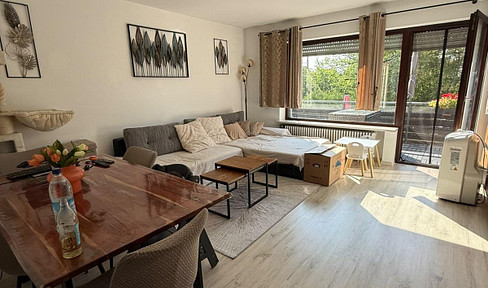 Beautiful 3-room apartment in a popular location in Berg am Laim, featuring a modern fitted kitchen and a spacious balcony!