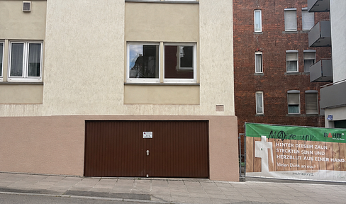 Double garage (+ parking space) near Marienplatz.