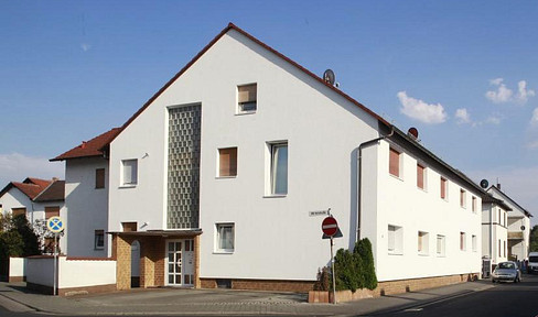 Helle 3-Zimmer-Dachwohnung in zentraler Lage von Rodenbach