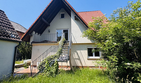 PROVISIONSFREI: renoviertes Zweifamilienhaus in familienfreundlicher Lage Coburg-Scheuerfeld.