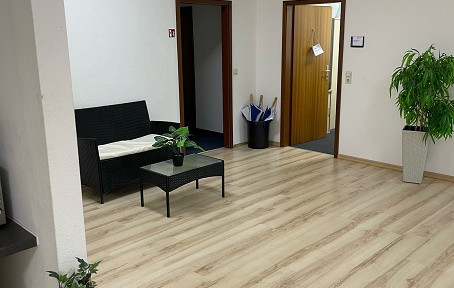 Affordable office space available in a shared office environment, located in the Leonberg industrial area, near the highway.