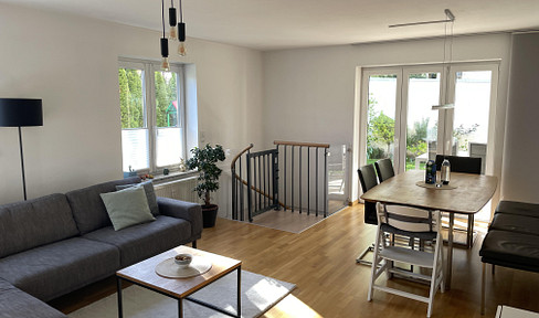 3.5-room ground floor apartment with garden, 86 square meters, plus a 24 square meter hobby room, in a prime location in southern Germany.