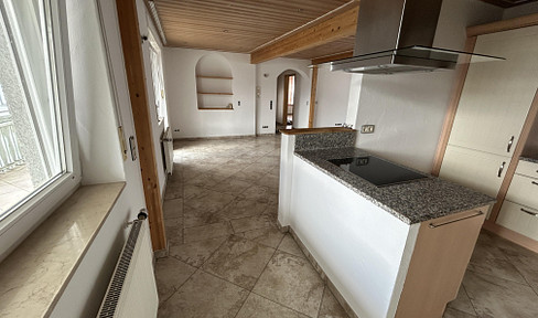 Bright and modern 4-room apartment with a balcony.