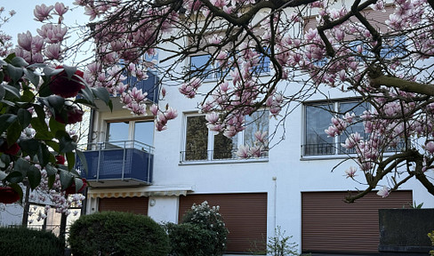 Sanierte 3,5 Zimmer Wohnung mit Balkon in Oberhausen, Garage auf Wunsch