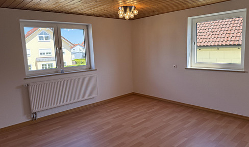 Attenkirchen: 2-room apartment, 63 sqm, recently renovated, with garden and parking space.