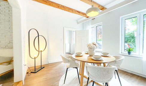 Modernisiertes Einfamilienhaus mit Garten in Ahrensburgs Zentrum