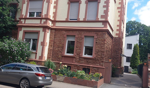 Citynahe Altbauwohnung mit Balkon