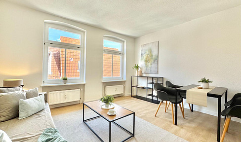 Move in immediately or rent it out! Modernized 2-room apartment in the old town of Wismar.