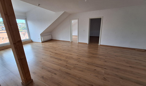 Große Maisonette-Wohnung mit Großterrasse in Ochsenfurt, Stadtmitte, am Marktplatz zu vermieten