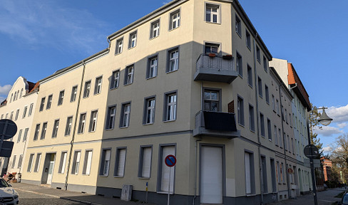 Schöne, frisch sanierte 2- Zimmerwohnung im 1 OG