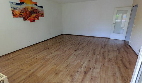 3-room apartment with a balcony and garage in Rohrdorf.