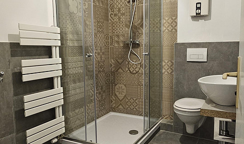 Renovated 3-room apartment with 1-2 parking spaces.