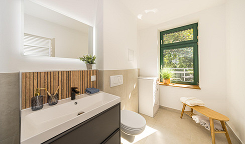 "Move in or invest: 2-room apartment in a historic building in Leipzig | No agency fees | 4% yield + 4.25% depreciation."