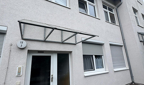 3-room attic apartment including parking space & fitted kitchen - commission-free.