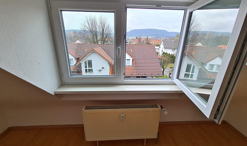 3-room attic apartment including parking space & fitted kitchen - commission-free.