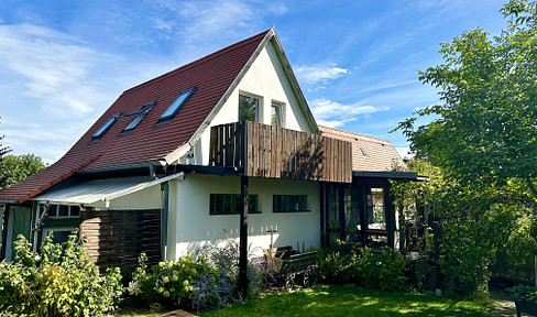 Bauernhaus mit Werkstatt und mediterranem Innenhof