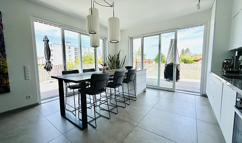 Exclusives Penthouse mit 90 qm Dachterrasse und Bergblick