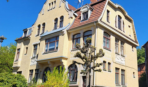 Historische Jugendstilvilla mit großem Grundstück in zentraler, ruhiger Altstadtlage