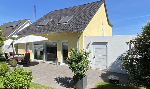 Energieeffizientes Einfamilienhaus mit Südgarten, Kamin, hochwertiger Küche und Doppelgarage