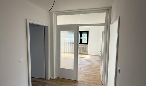Brand new apartment after complete renovation – exclusive 3-room apartment with a south-facing balcony.