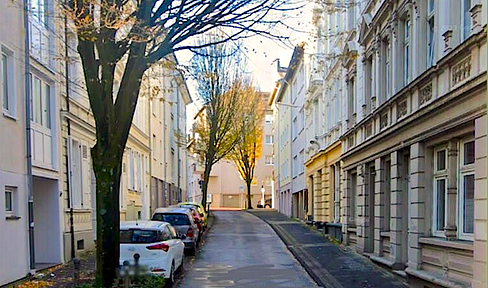 Last-minute! Student apartment, quiet location, furnished, available from November 1st. Includes washing machine/dishwasher. Close to the city center in Elberfeld.