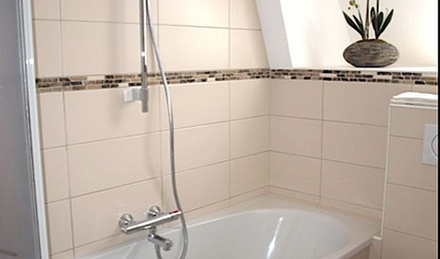 Charming studio apartment, 35 square meters, furnished, located in Elberfeld, in a quiet area near the town hall, St. Josef church, and the Nordbahntrasse (a former railway line now used as a greenway).