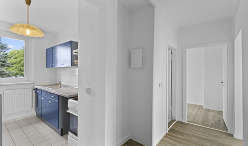 Quiet 3-room apartment with balcony, 60 square meters.
