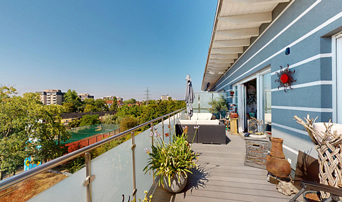 Einzigartige Vier-Zimmer-Penthousewohnung mit Lift und Terrasse in Frankfurt am Main