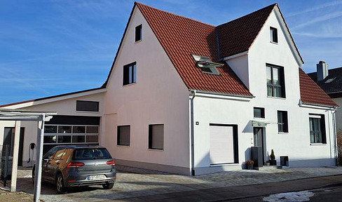 Mehrfamilienhaus mit Halle (FBH) , Gesamt 510 m2 TOP SANIERT !