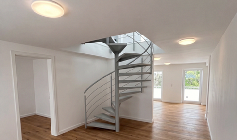 Exklusive kernsanierte Wohnung mit Balkon, Garage und Wallbox