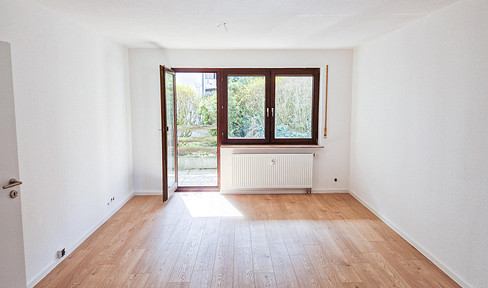 Renovated 2-room apartment in Korb with a garage parking space and a terrace.