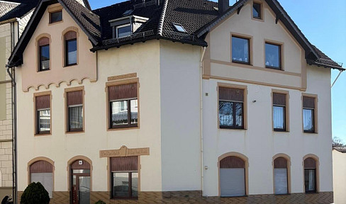 Gepflegtes Mehrfamilienhaus mit Hinterhaus, Garagen & Garten – provisionsfrei