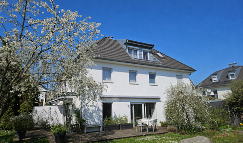 Semi-detached house in Munich-Untermenzing - family-friendly, sustainable, and thoughtfully designed.