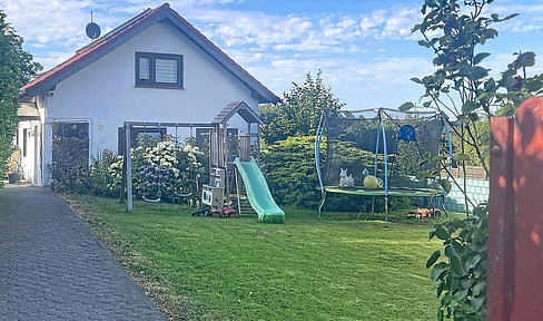 Solingen-Schaberg: Completely renovated single-family home in a desirable residential area.