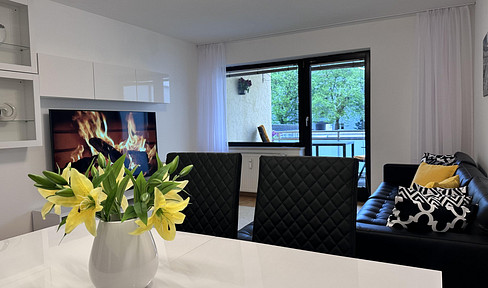 Neben der U-Bahn, komplett möbliert, 3-Zimmer-Wohnung - Wohnen auf Zeit in Milbertshofen
