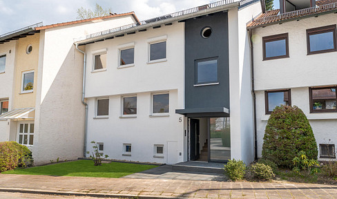 Exklusiv modernisierte 4-Zimmer-Wohnung mit Balkon in ruhiger Wohnlage – Erstbezug
