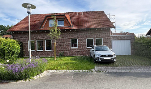 Komfort-Einliegerwohnung im Winkelbungalow mit Balkon in ruhiger Stadtrandlage, von privat