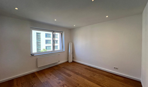 First occupancy after renovation – in the heart of Düsseldorf – with tax advantages.