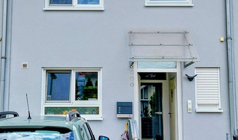 Modernisiertes Reihenmittelhaus mit Garten, Sauna und Photovoltaikanlage