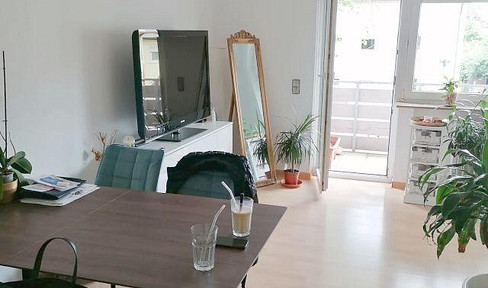 Beautiful, bright 2-room apartment with a south-facing balcony, fitted kitchen, and parking space for a car, located in Regensburg.