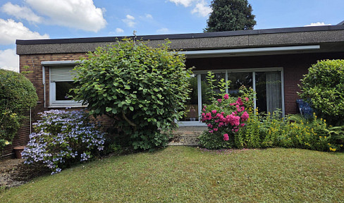 Bungalow in a green setting - no commission fees.