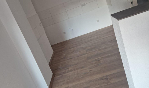 5-room apartment on the ground floor for rent.