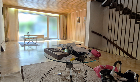 **WHO KISSES ME AWAKE and GIVES me back life, love, and family stories?**