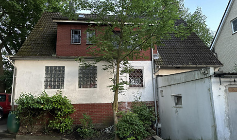 3. A family house, or a building plot with a positive preliminary approval.